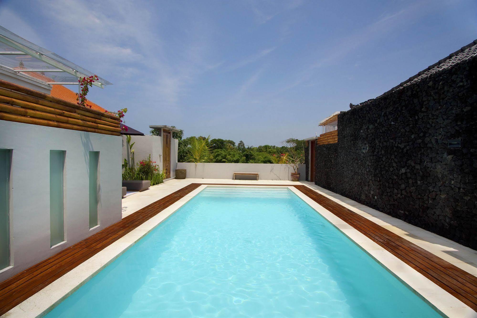 The Apartments Canggu Exterior photo